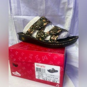 Alegria size 11 women’s clogs, floral clogs, NWT
